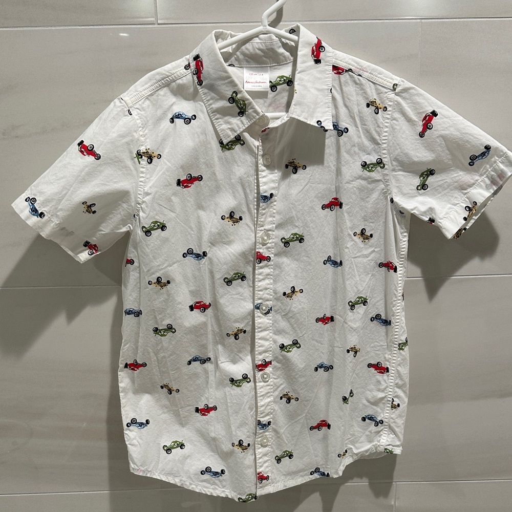 Hanna Andersson White Short-Sleeve Button-Down Shirt with Multicolor Car Motif